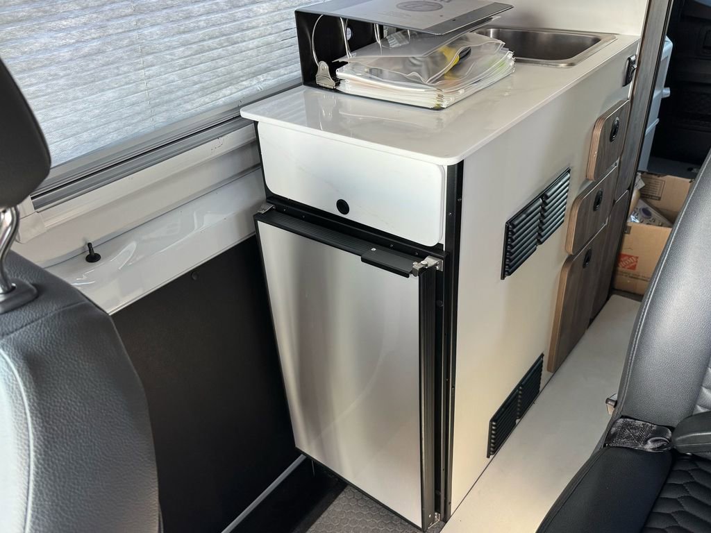 Used 2023 Mercedes-Benz Sprinter 2500 image 40