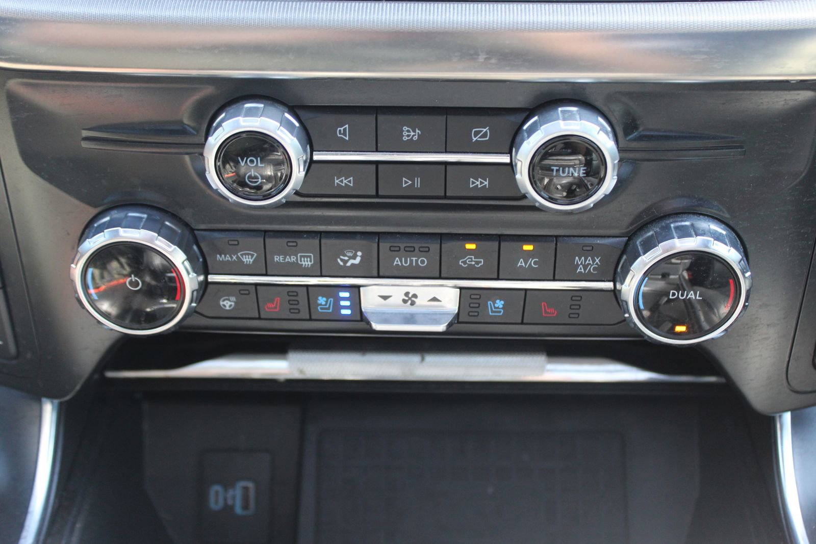 Used 2022 Ford F150 Raptor w/ Equipment Group 801A High AWD/4WD image 43