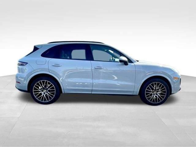 Used 2023 Porsche Cayenne S Platinum image 9