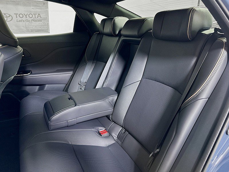 New 2026 Toyota Crown Platinum AWD/4WD image 12