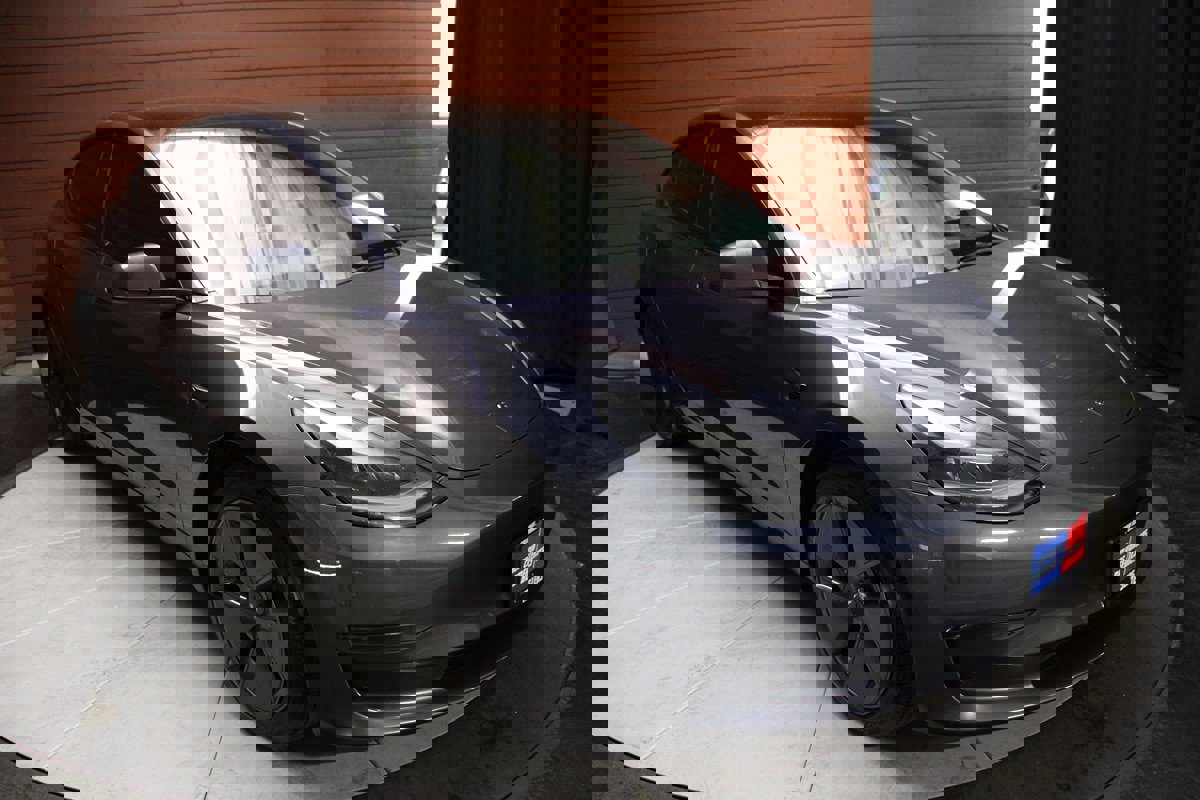 Used 2023 Tesla Model 3 Standard Range RWD image 23