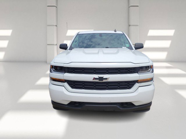 Used 2018 Chevrolet Silverado 1500 Custom w/ Custom Value Package image 2