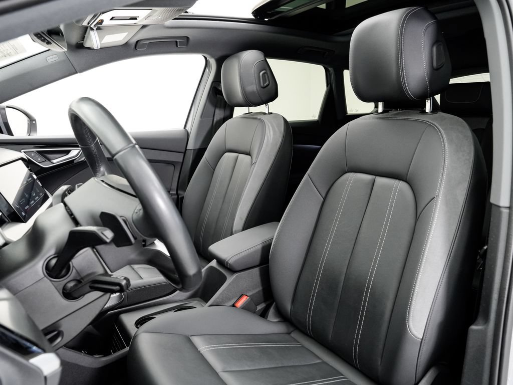 Used 2024 Audi Q4 e-tron Premium w/ Convenience Package AWD/4WD image 5