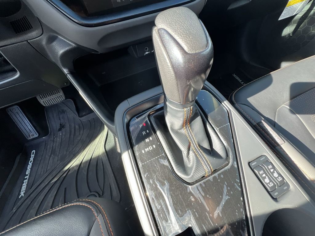 Certified 2025 Subaru Crosstrek 2.5i Limited w/ Crosstrek Mirror Package image 15