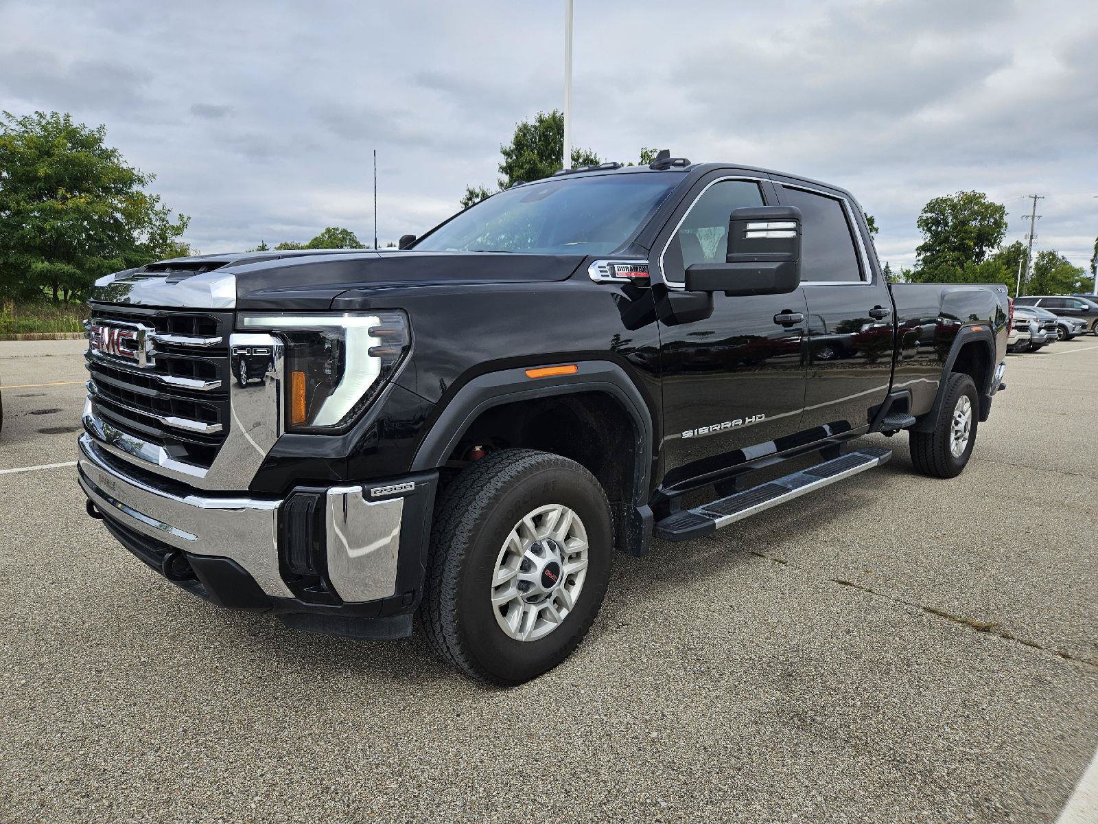 Used 2025 GMC Sierra 2500 SLE w/ Preferred Package AWD/4WD image 3