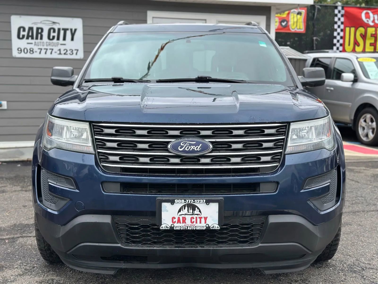 Used 2017 Ford Explorer 4WD image 2