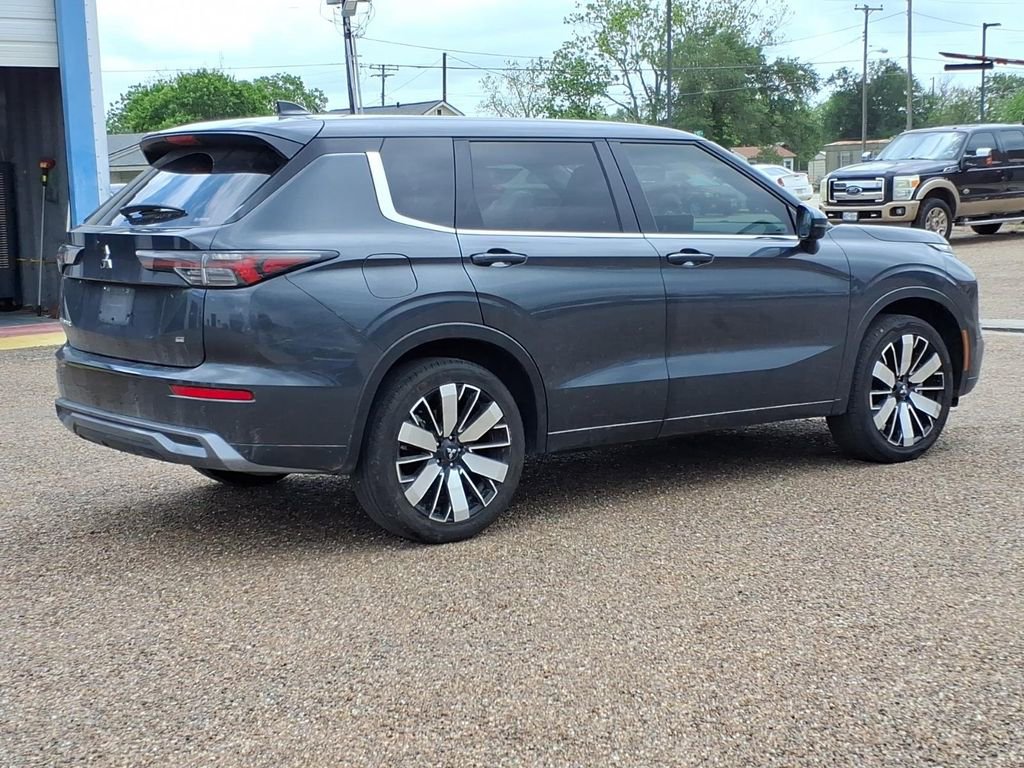 Used 2025 Mitsubishi Outlander SE AWD/4WD image 4