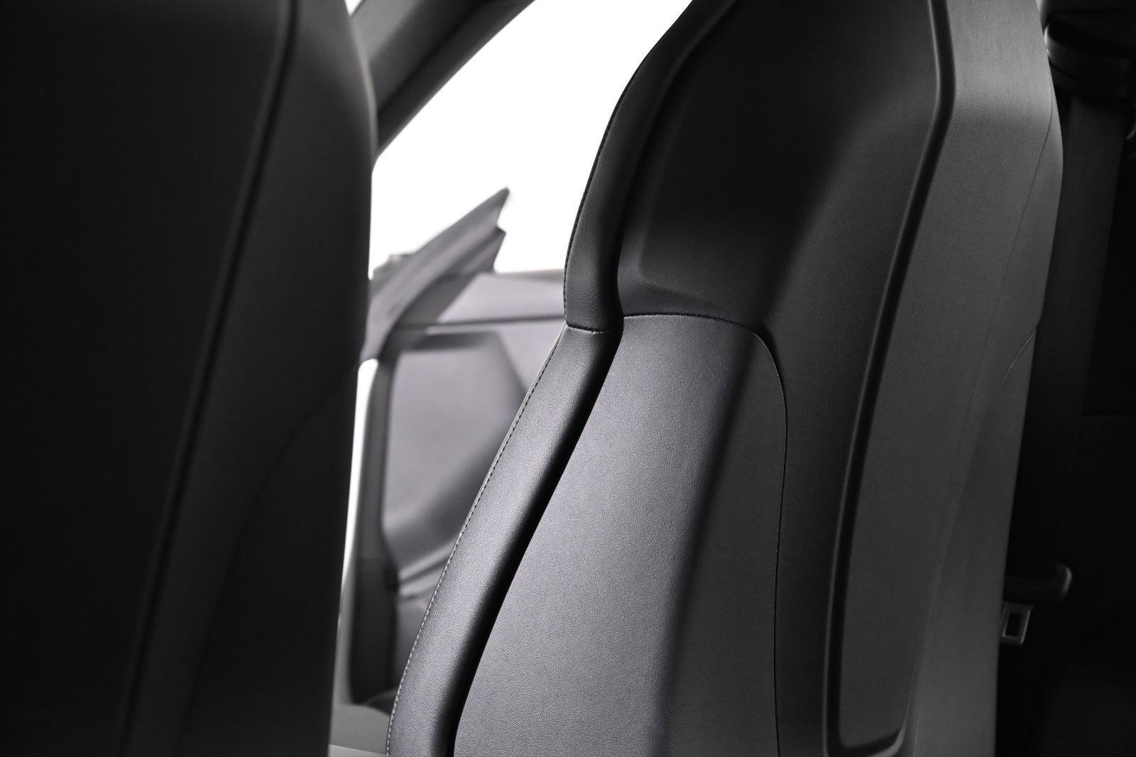 Used 2021 Porsche Taycan RWD image 31