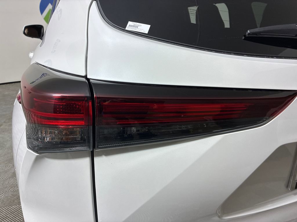 Used 2025 Toyota Highlander Platinum AWD/4WD image 8