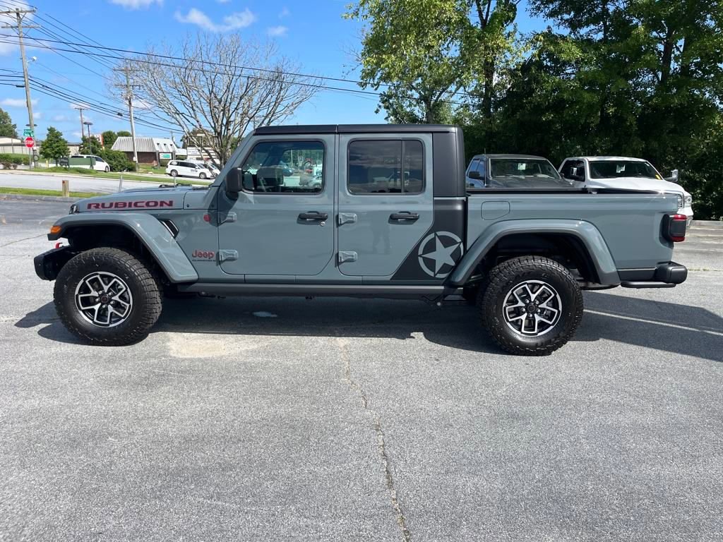 New 2025 Jeep Gladiator Rubicon w/ Convenience Group image 2
