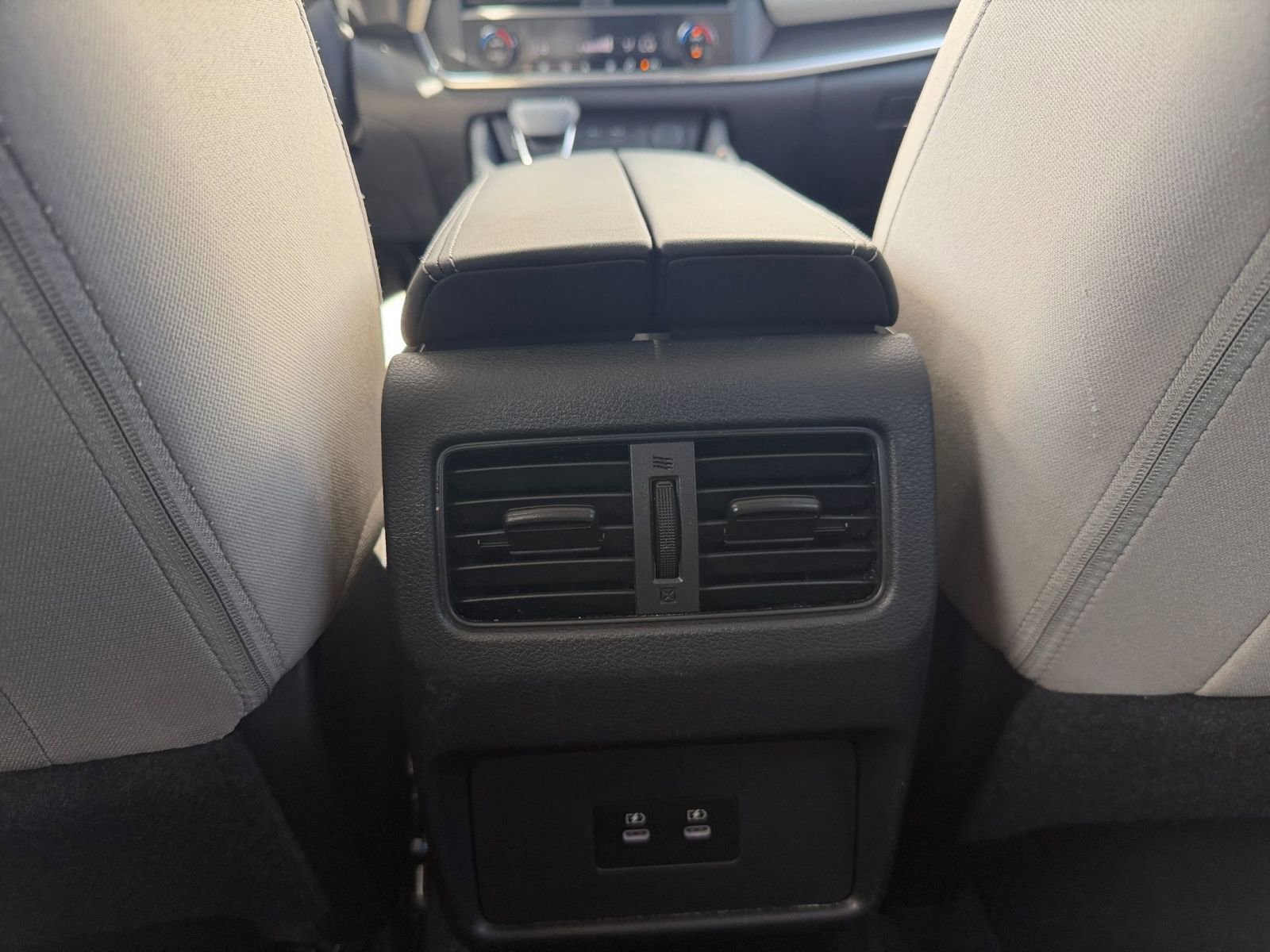 Used 2025 Nissan Rogue SV FWD image 24