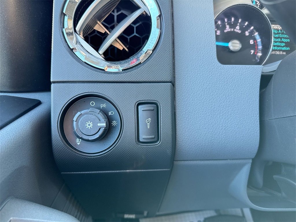 Used 2016 Ford F250 XLT w/ XLT Premium Package image 16