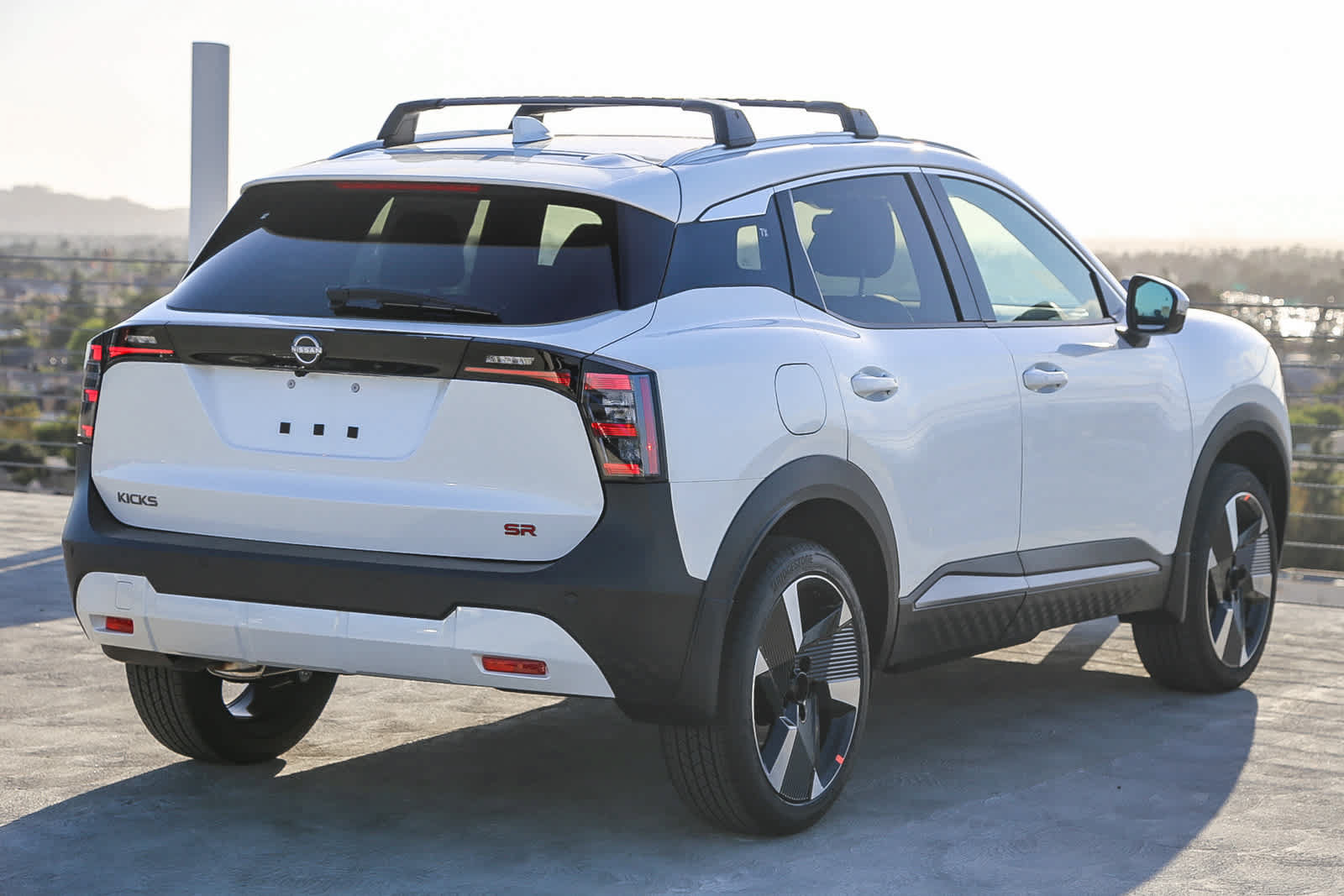 New 2025 Nissan Kicks SR FWD image 8