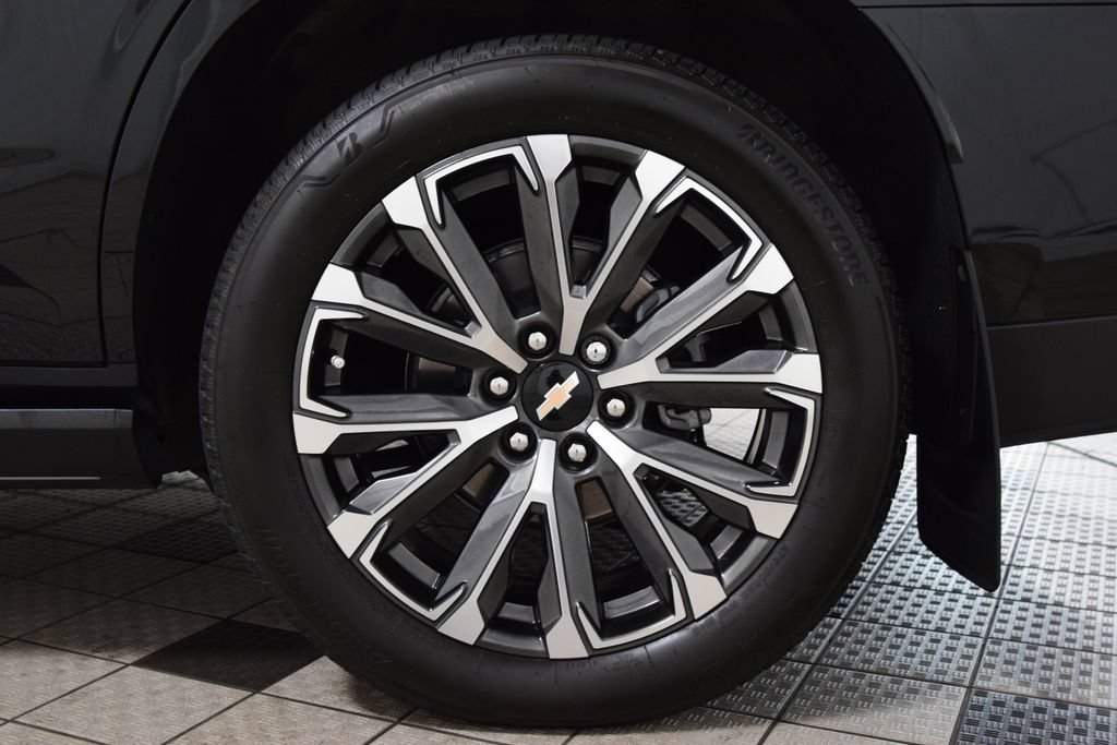 Used 2025 Chevrolet Tahoe High Country AWD/4WD image 28