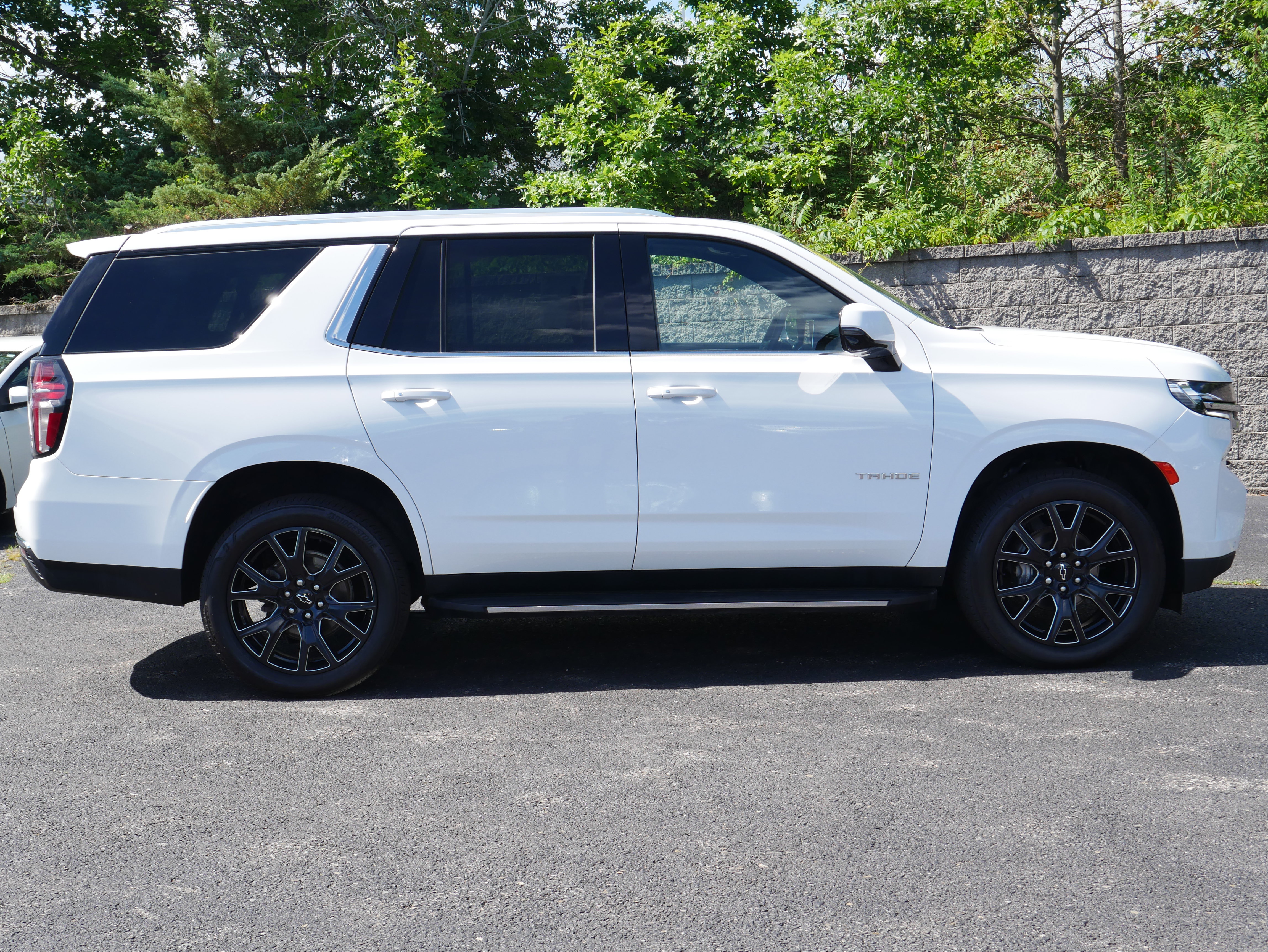 Certified 2023 Chevrolet Tahoe LT w/ Luxury Package AWD/4WD image 11