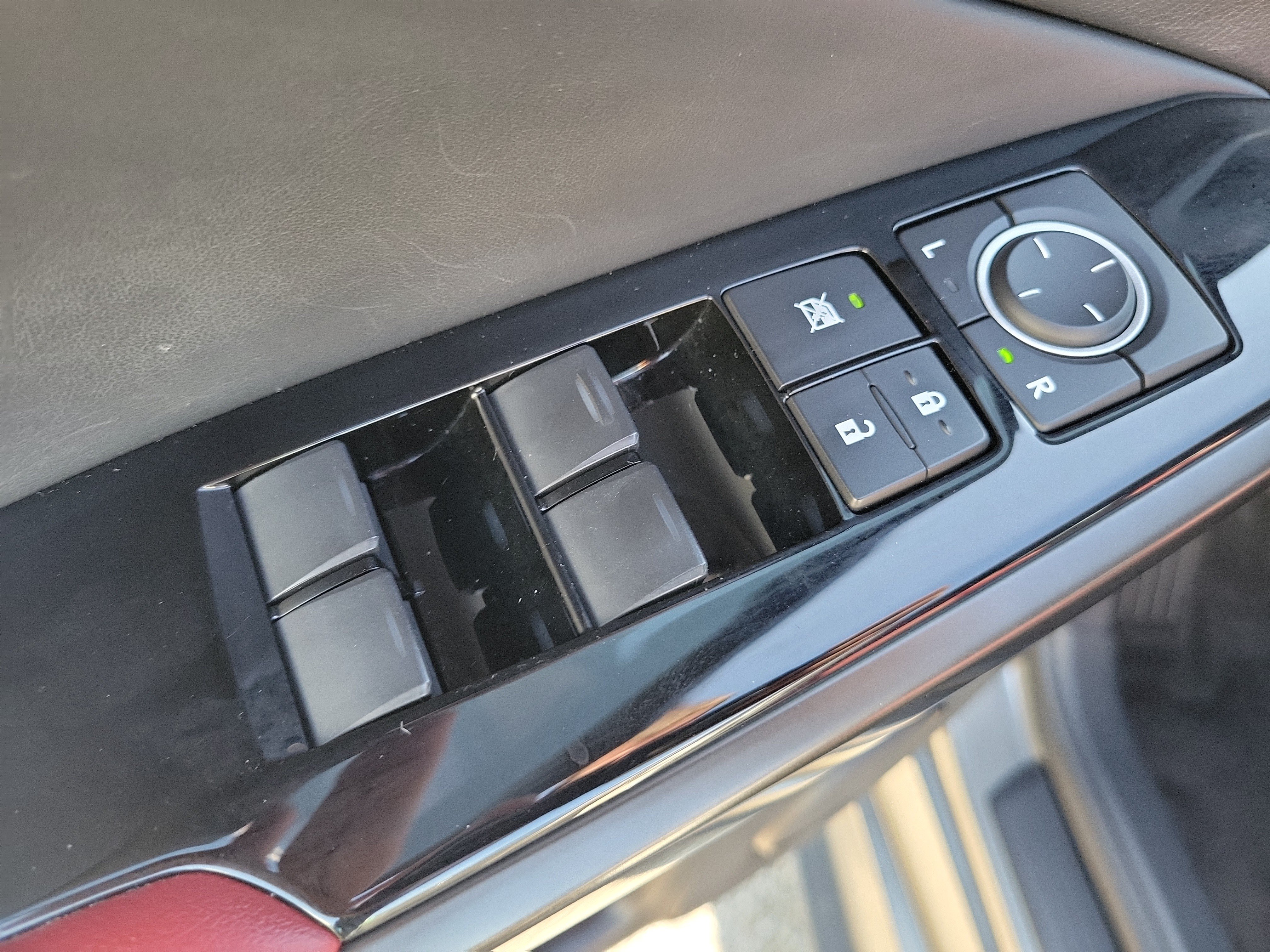 Used 2021 Lexus IS 300 w/ Accessory Package RWD image 15