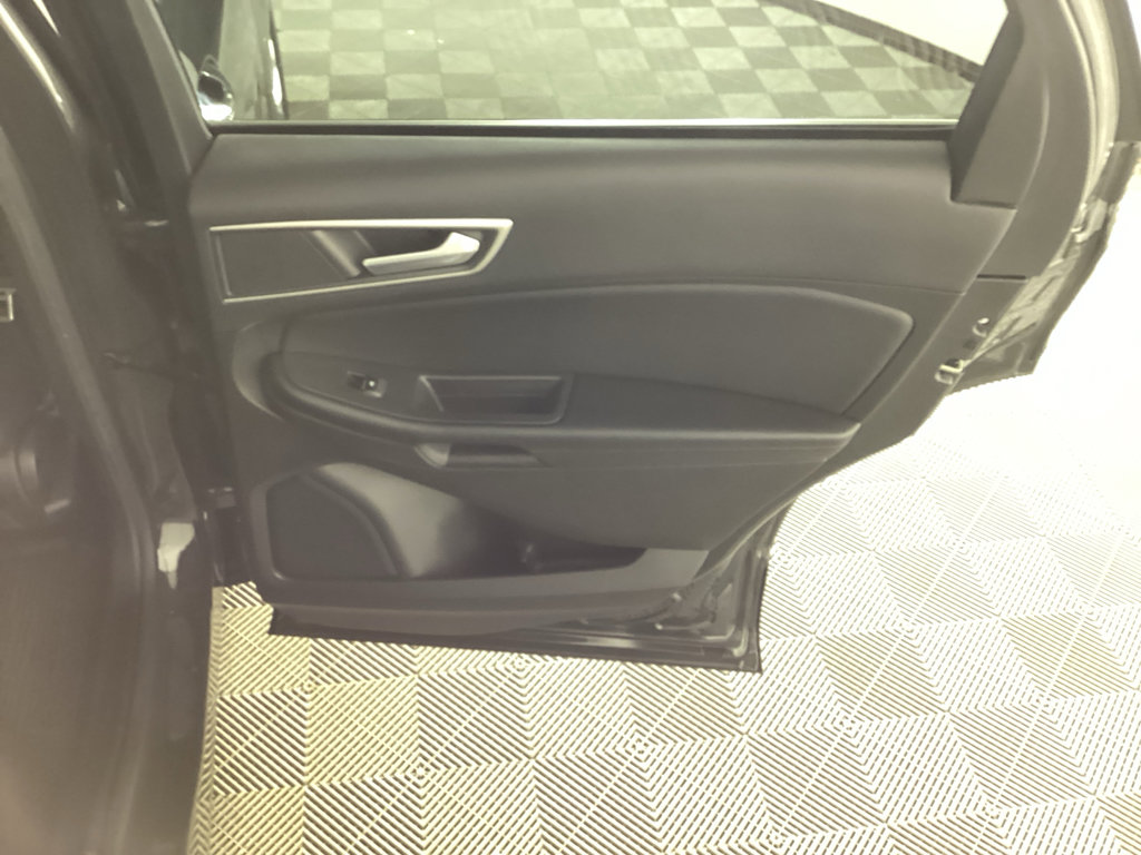 Used 2023 Ford Edge SEL w/ Convenience Package image 12