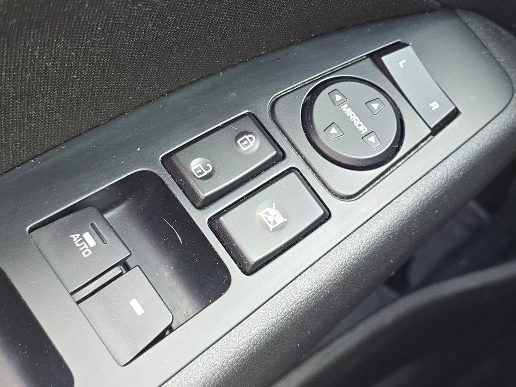 Used 2018 Hyundai Elantra Value Edition image 24