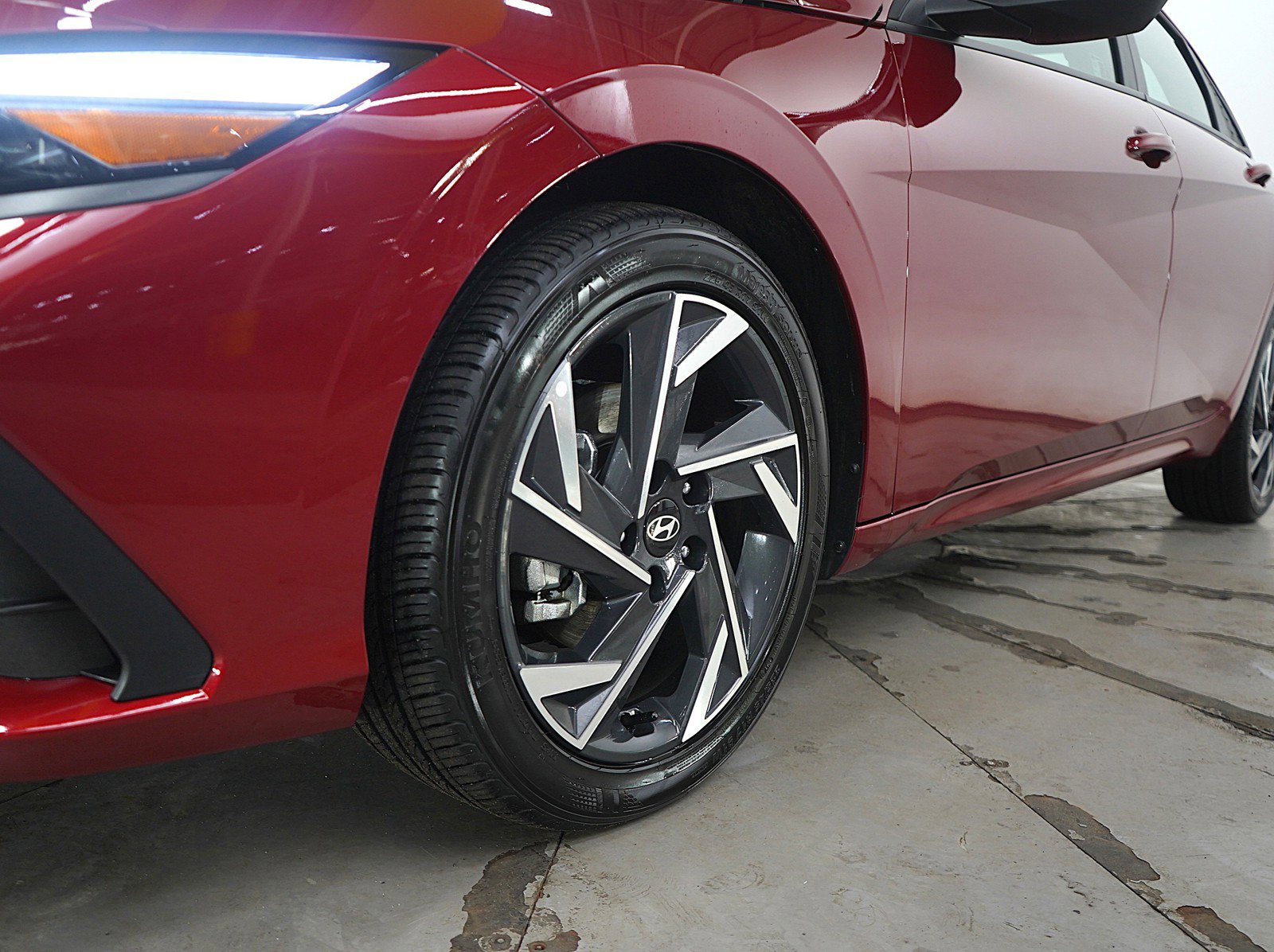 Certified 2025 Hyundai Elantra Sport image 26