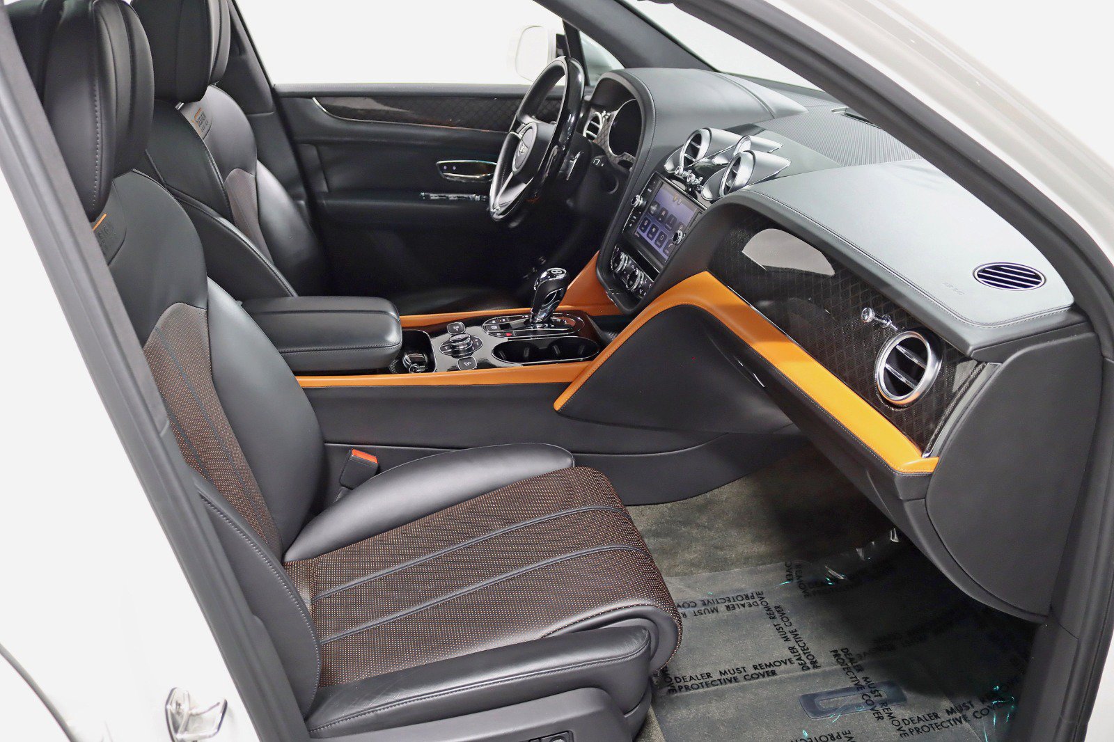 Used 2020 Bentley Bentayga Design Series AWD/4WD image 34