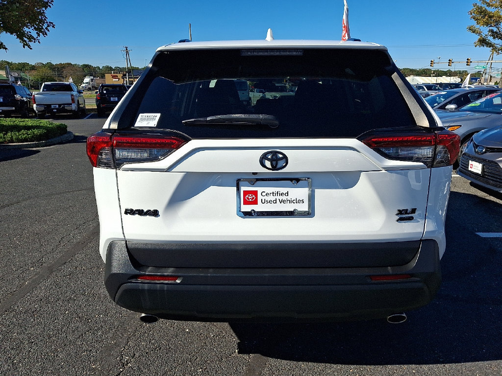 Certified 2022 Toyota RAV4 XLE AWD/4WD image 5