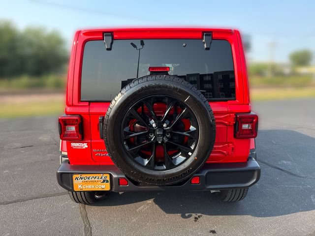 Used 2025 Jeep Wrangler Unlimited Sahara AWD/4WD image 4