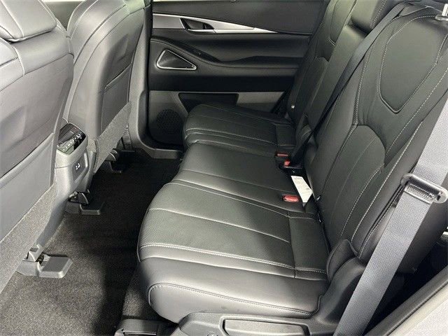Certified 2025 INFINITI QX60 Luxe w/ Lighting Package (N94) image 17