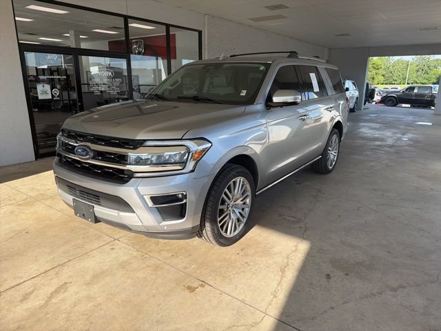 Used 2024 Ford Expedition Limited AWD/4WD image 2