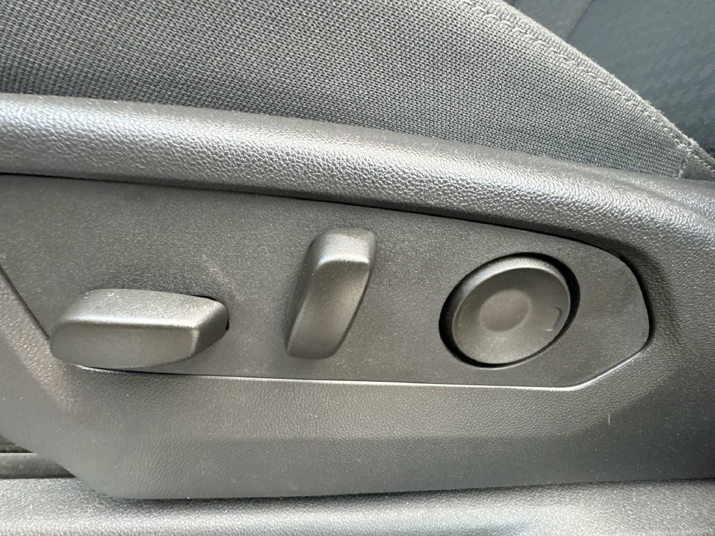 Used 2025 Chevrolet Silverado 1500 LT AWD/4WD image 14