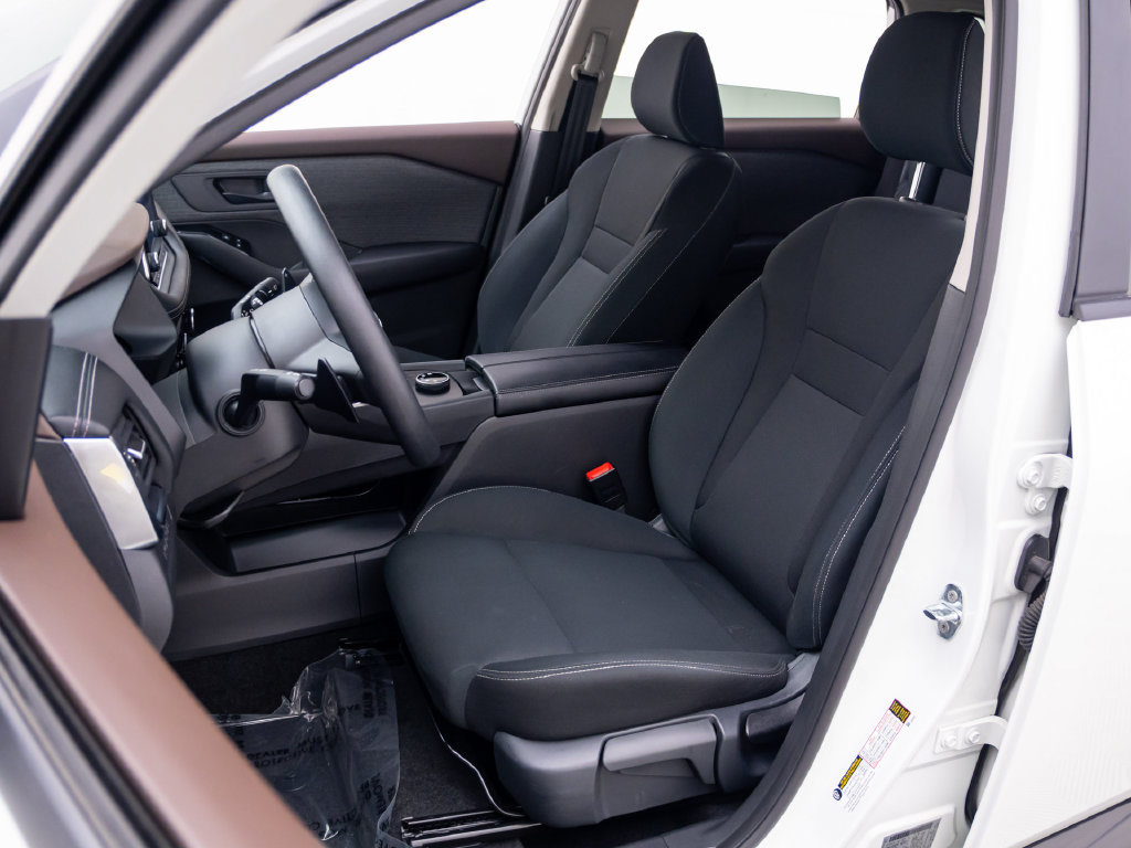 Used 2023 Nissan Rogue S AWD/4WD image 18