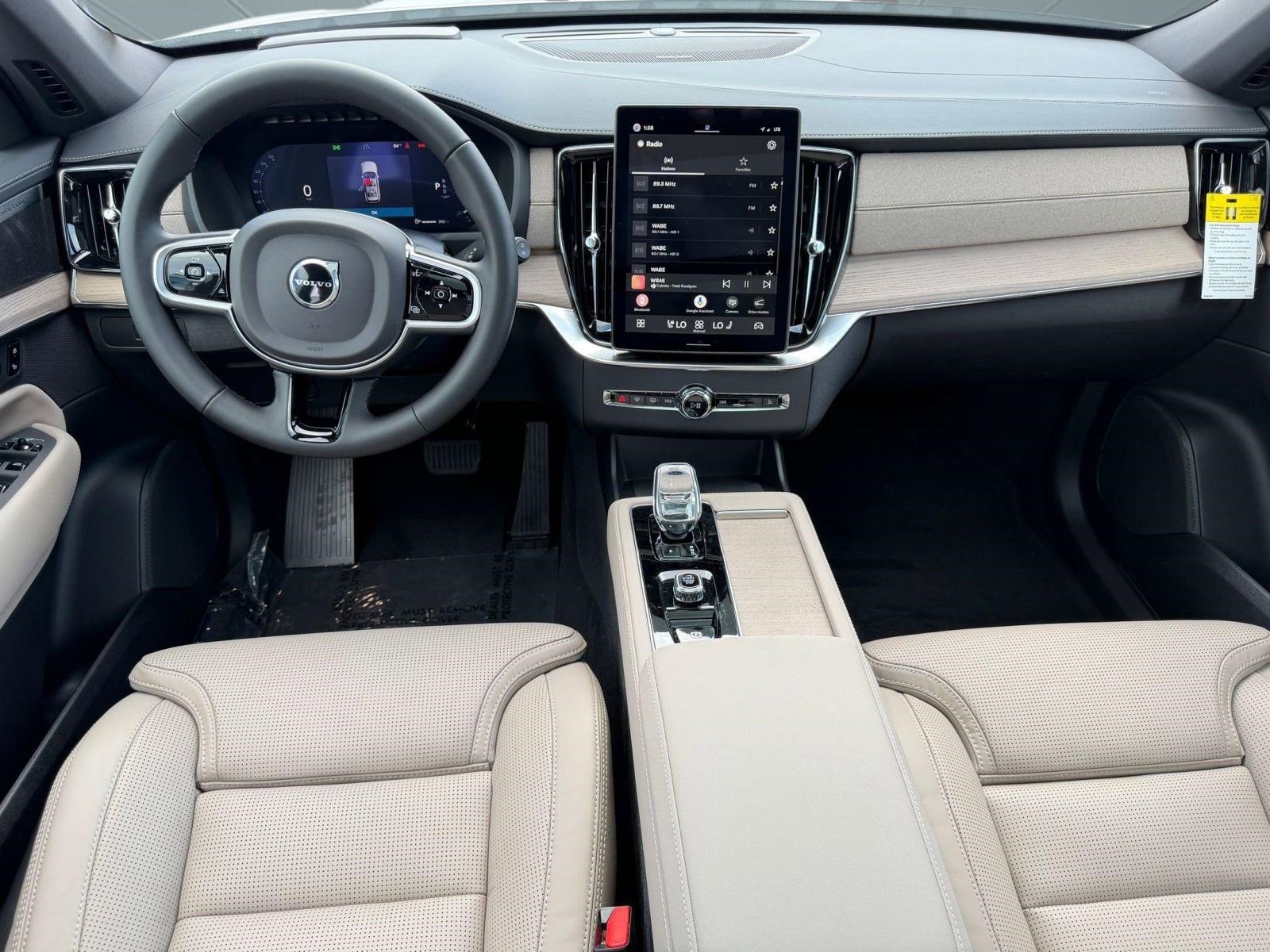 New 2026 Volvo XC90 B6 Ultra w/ Protection Package image 16