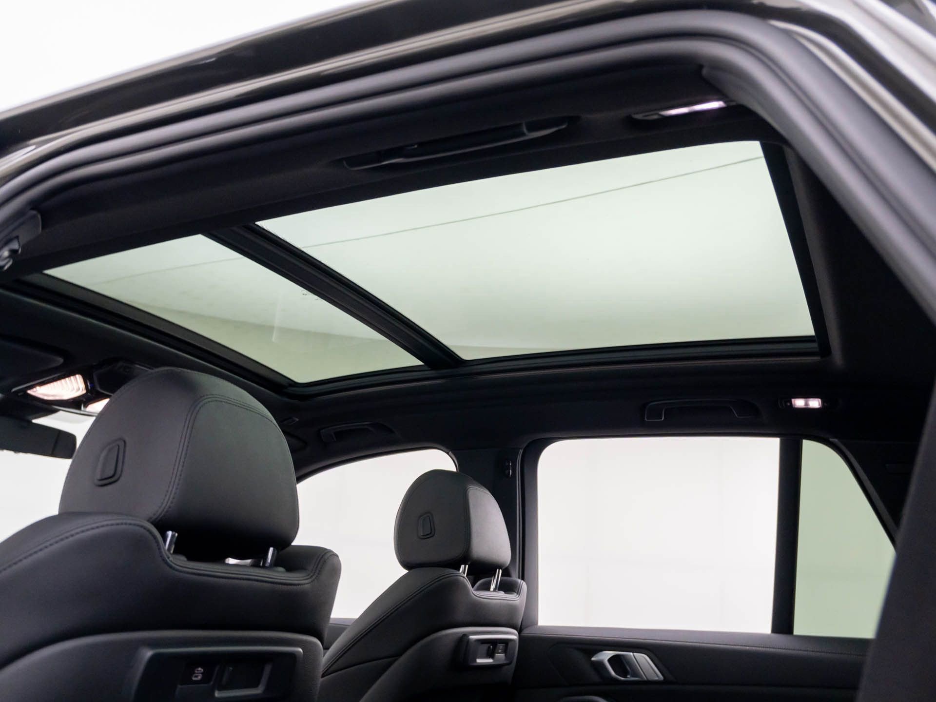 Certified 2021 BMW X5 xDrive40i w/ Convenience Package image 18