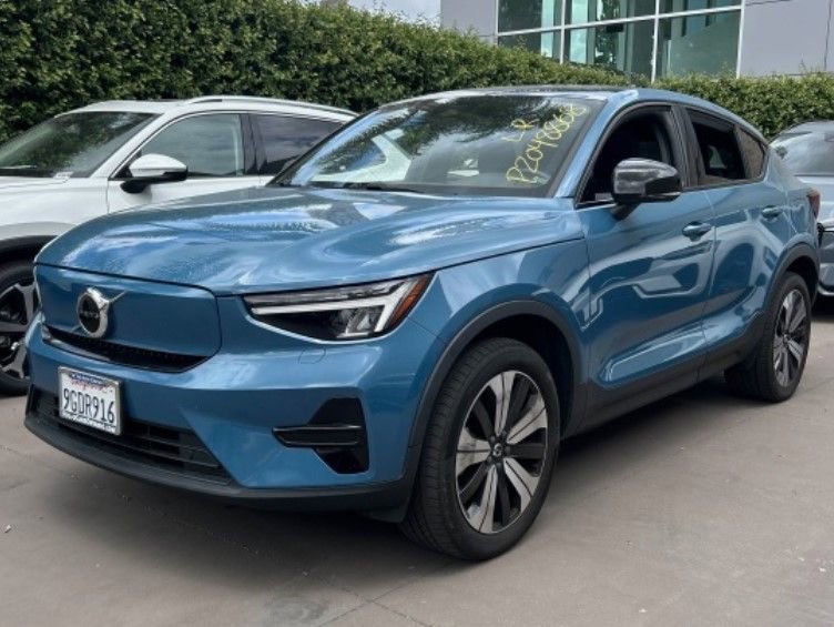 Used 2023 Volvo C40 Recharge Core w/ Climate Package AWD/4WD image 1