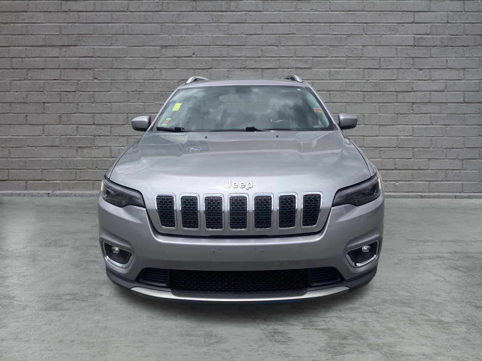 Used 2019 Jeep Cherokee Limited AWD/4WD image 2