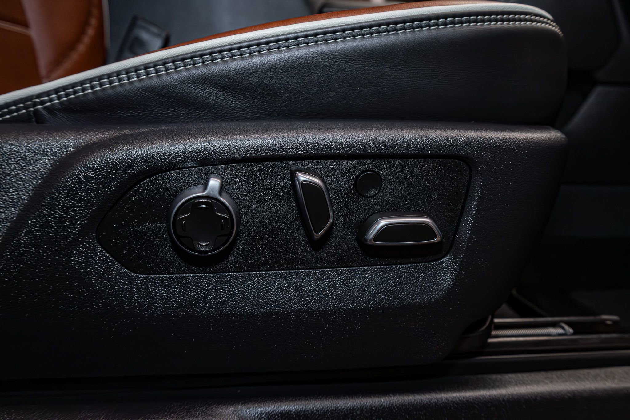 Used 2025 GMC Sierra 3500 Denali Ultimate image 27