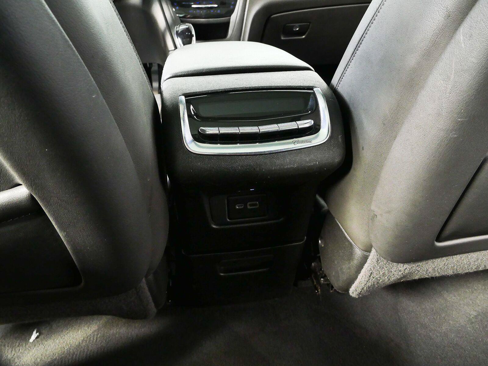 Used 2022 Cadillac XT6 Premium Luxury AWD/4WD image 21