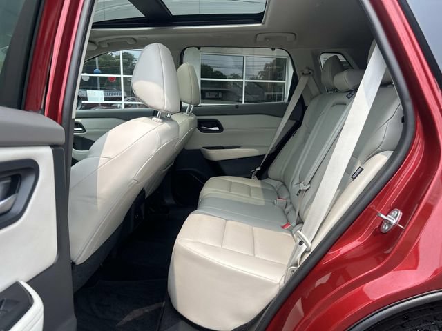 Used 2024 Nissan Rogue SV w/ SV Premium Package FWD image 15