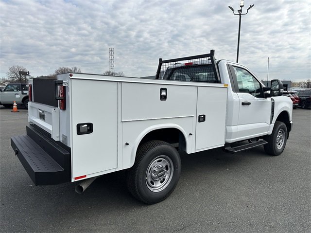 New 2025 Ford F250 XL w/ XL Chrome Package image 5
