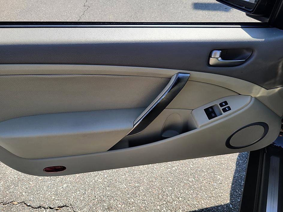 Used 2004 INFINITI G35 Coupe w/ Premium Pkg image 9