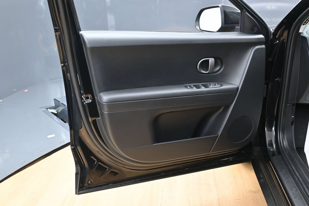 Used 2025 Hyundai Ioniq 5 SE RWD image 36