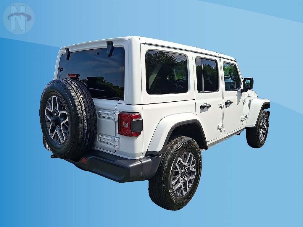 Used 2025 Jeep Wrangler Unlimited Sahara AWD/4WD image 12
