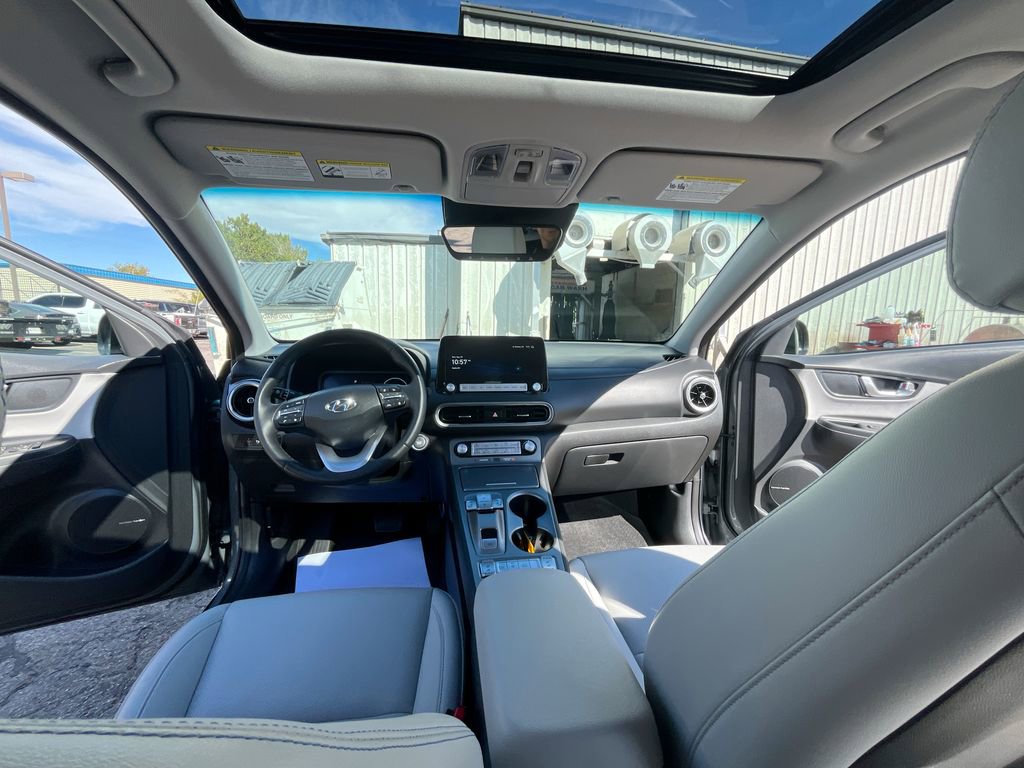 Used 2023 Hyundai Kona Limited image 27
