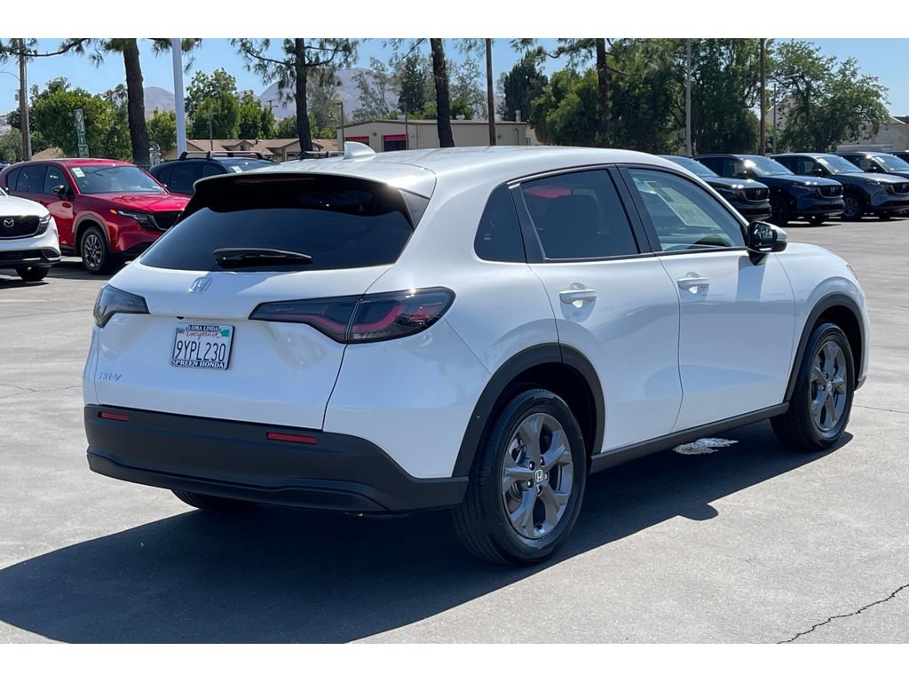 Certified 2027 Honda HR-V LX image 6