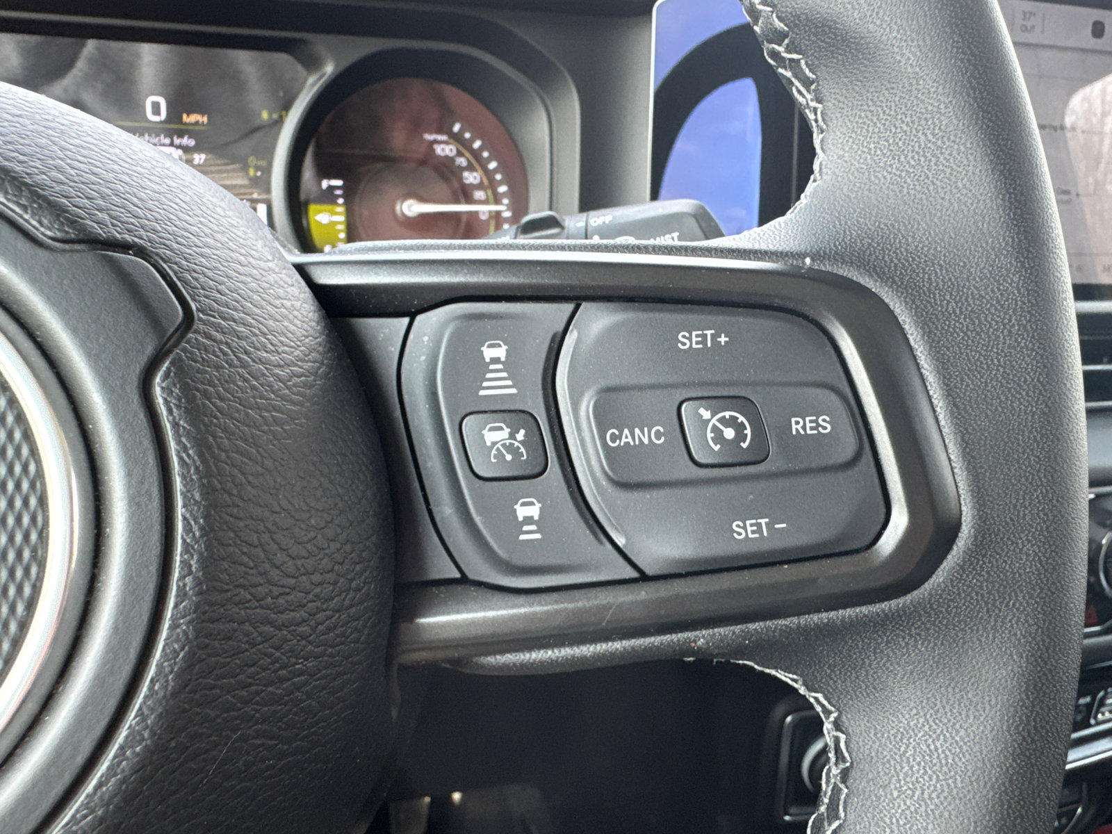 Used 2025 Jeep Wrangler Unlimited Rubicon 4xe image 28