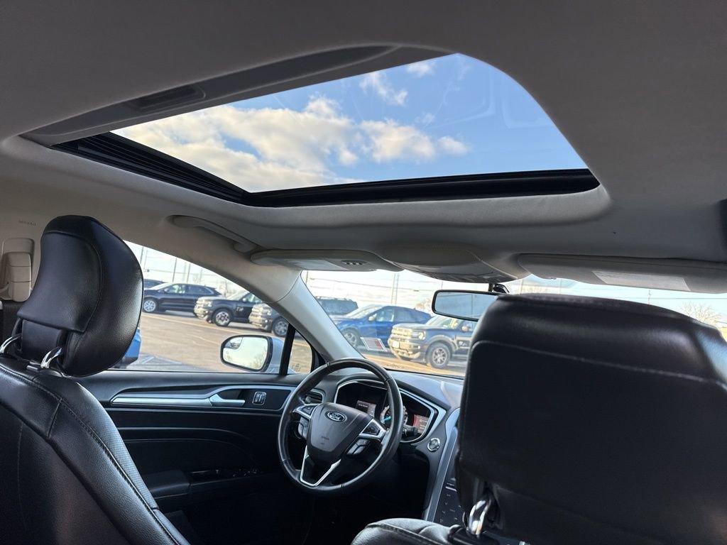 Used 2014 Ford Fusion Titanium image 3