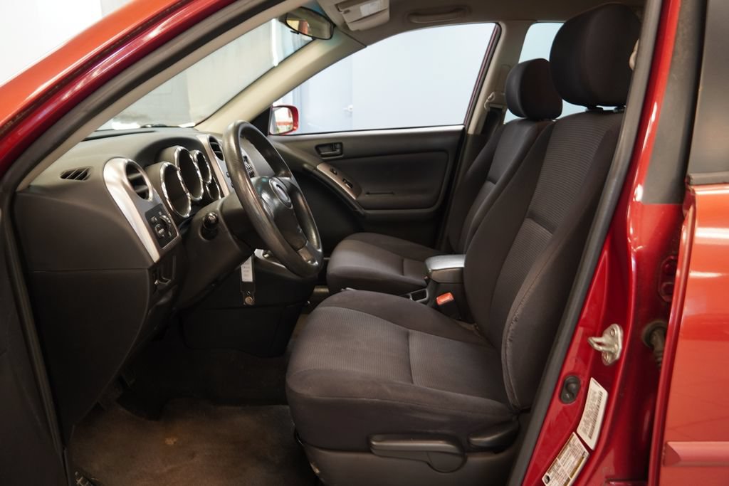 Used 2005 Pontiac Vibe w/ Power Group Value Package FWD image 5