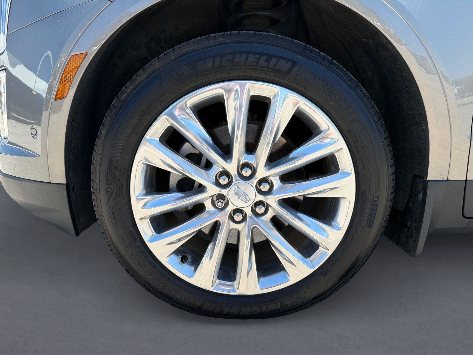 Used 2018 Cadillac XT5 Platinum w/ Driver Assist Package AWD/4WD image 15