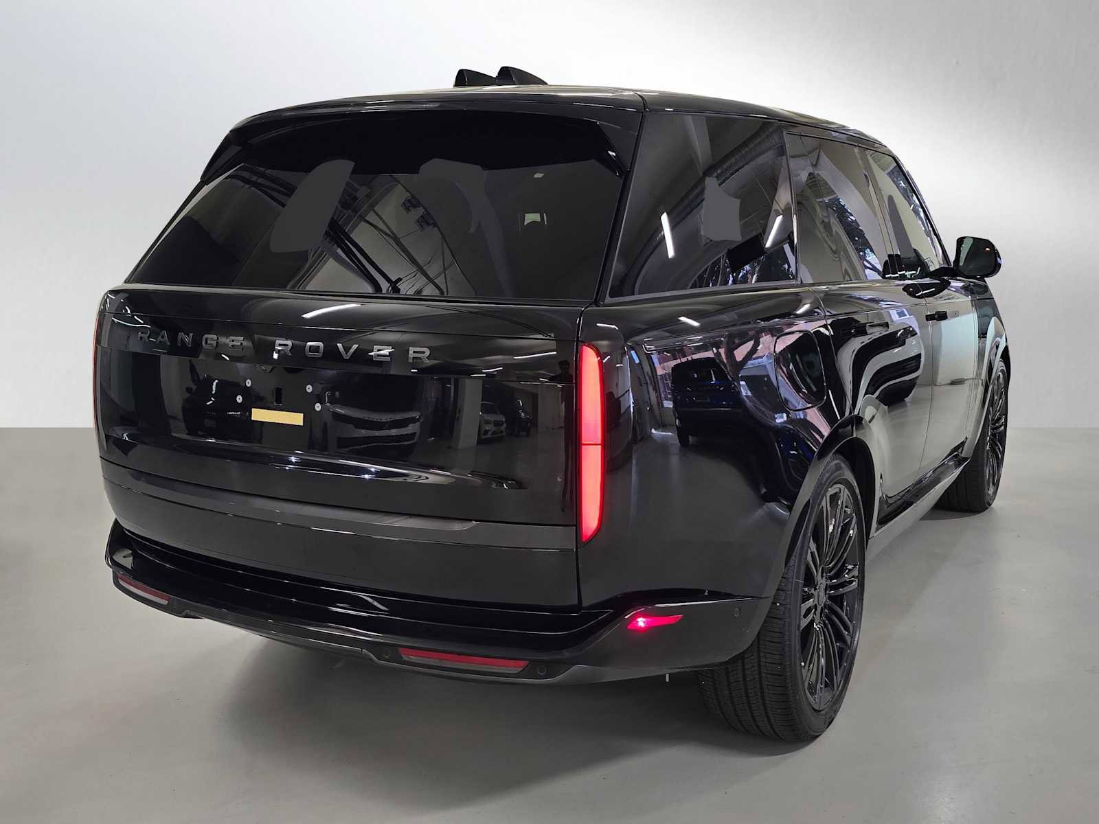 New 2026 Land Rover Range Rover SE image 5