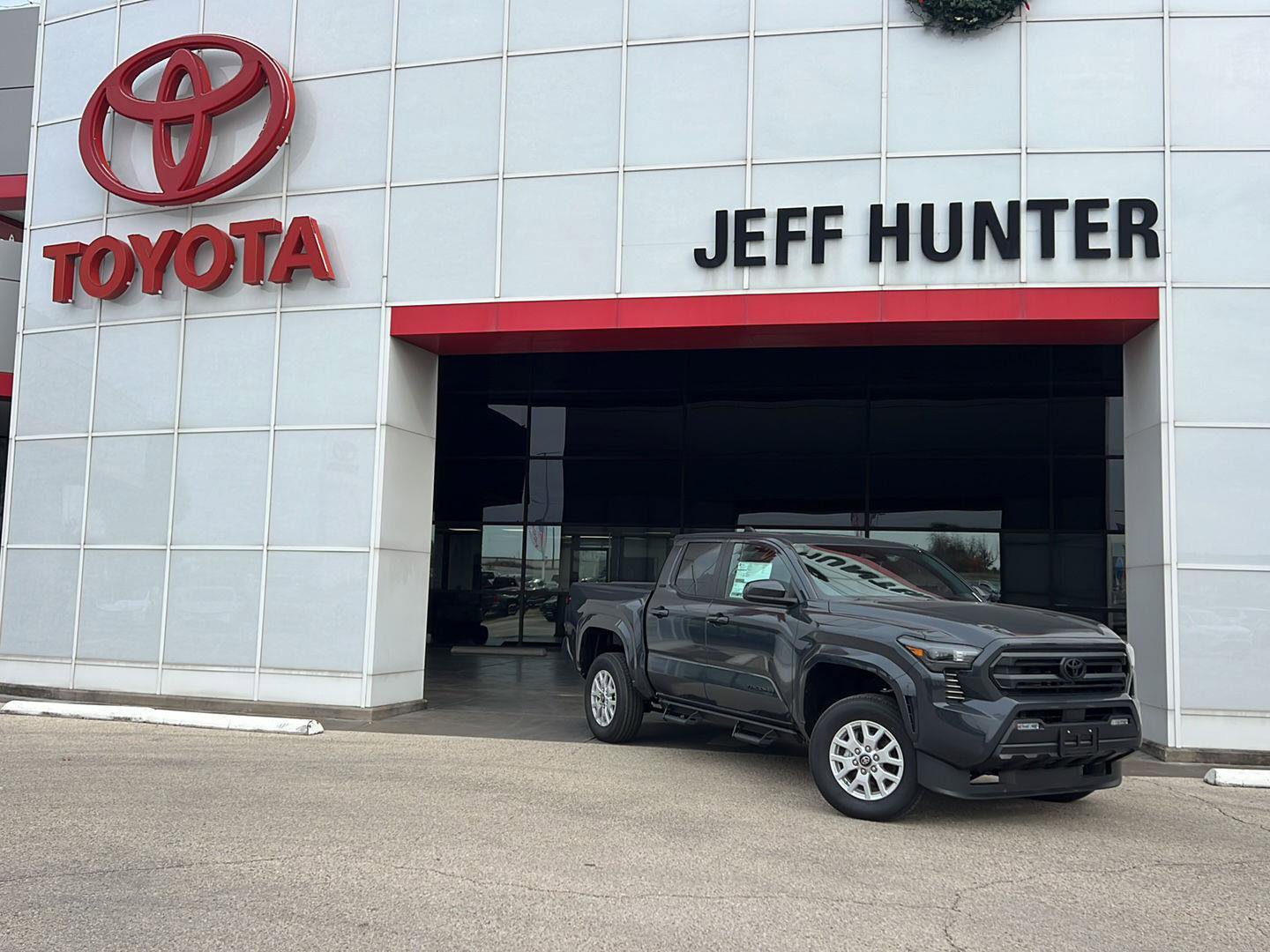 New 2025 Toyota Tacoma SR5