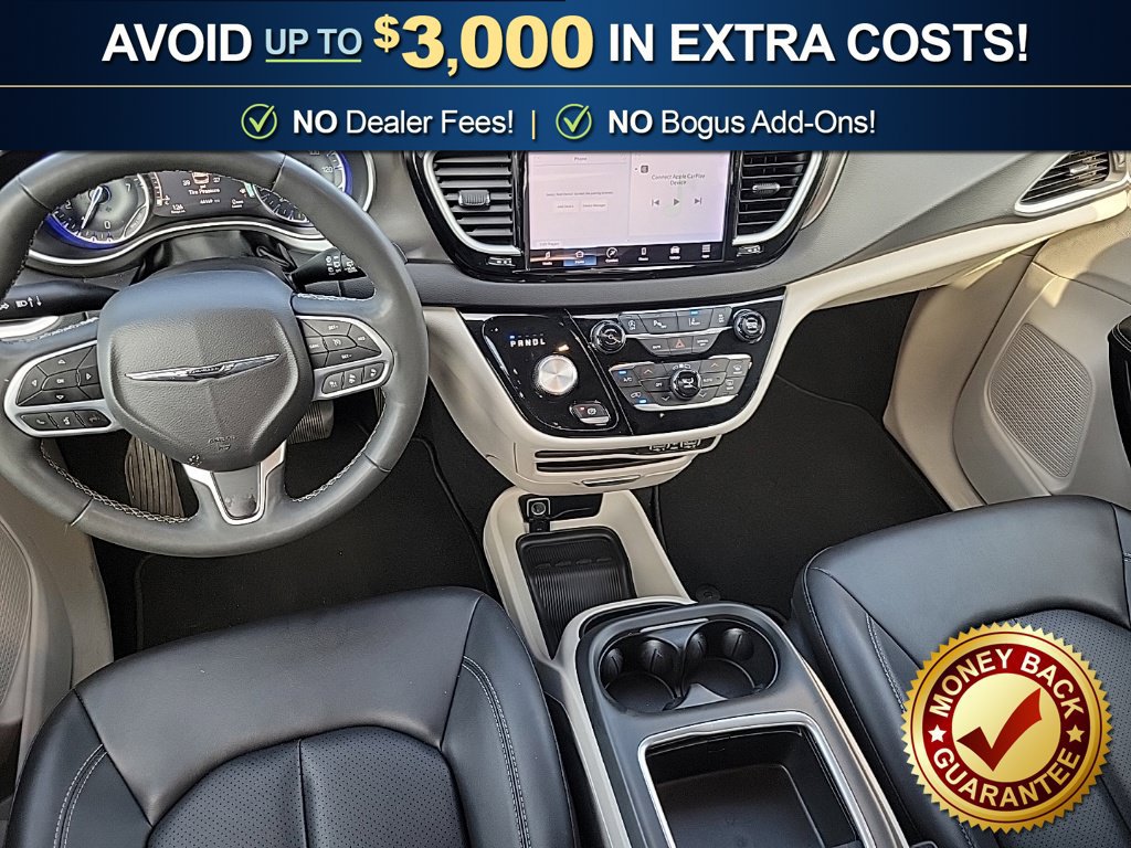 Used 2024 Chrysler Pacifica Touring-L FWD image 14